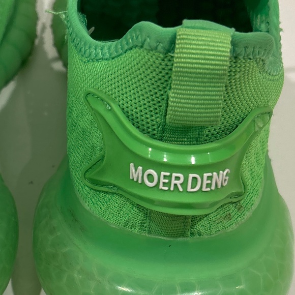 Moerdeng Tennis shoes - Picture 1 of 4